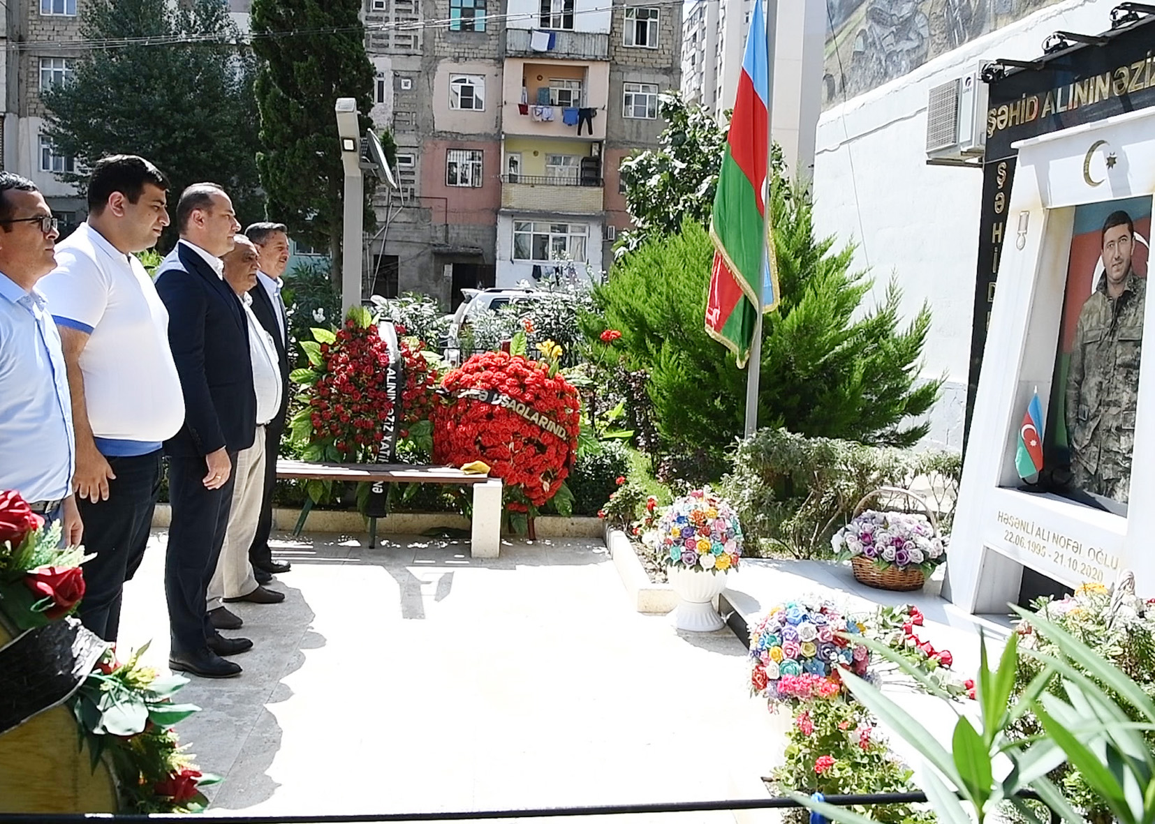 ADNSU rəhbərliyi məzun şəhidlərin ailələrini ziyarət edib