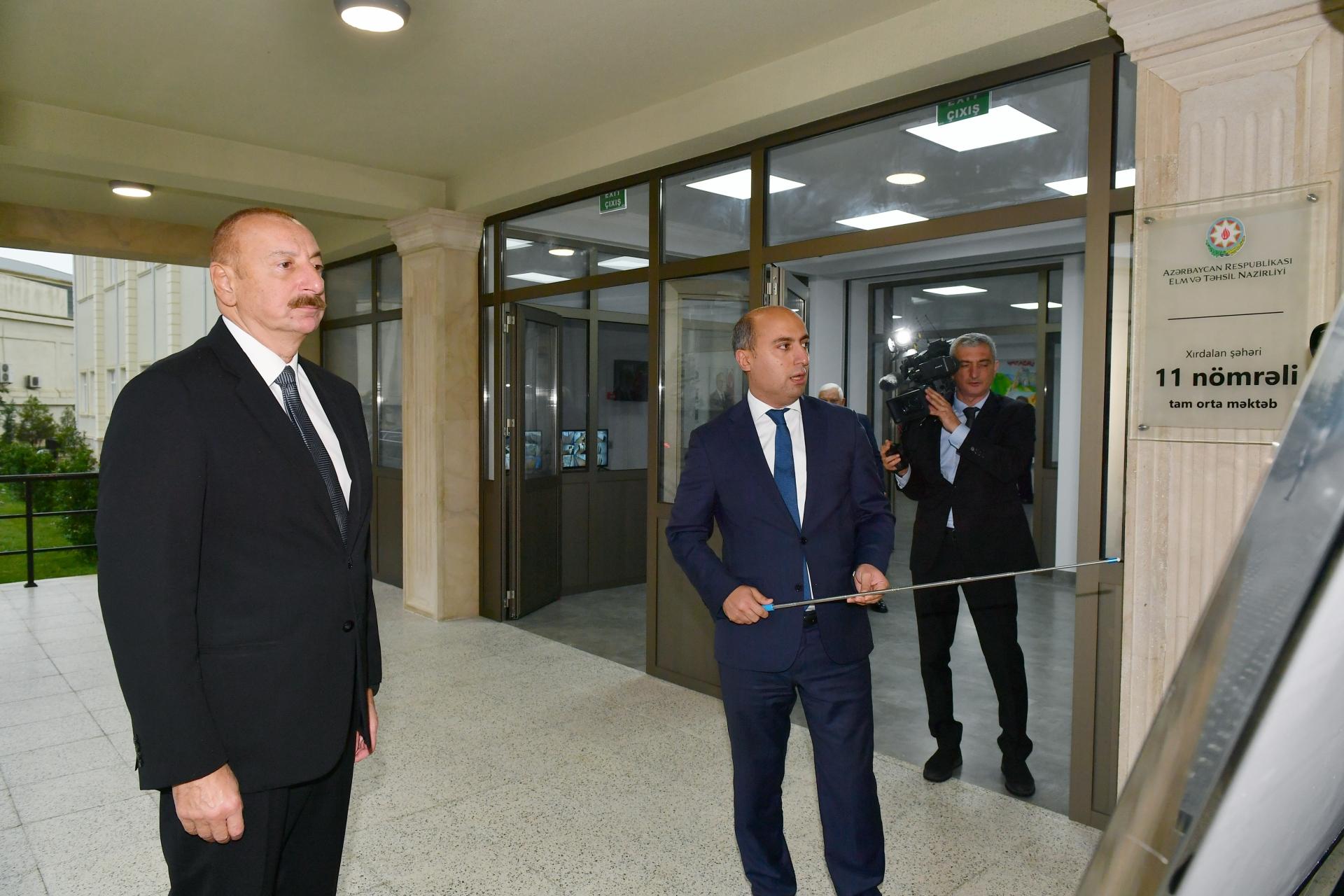 Prezident 11 nömrəli tam orta məktəbin açılışında...