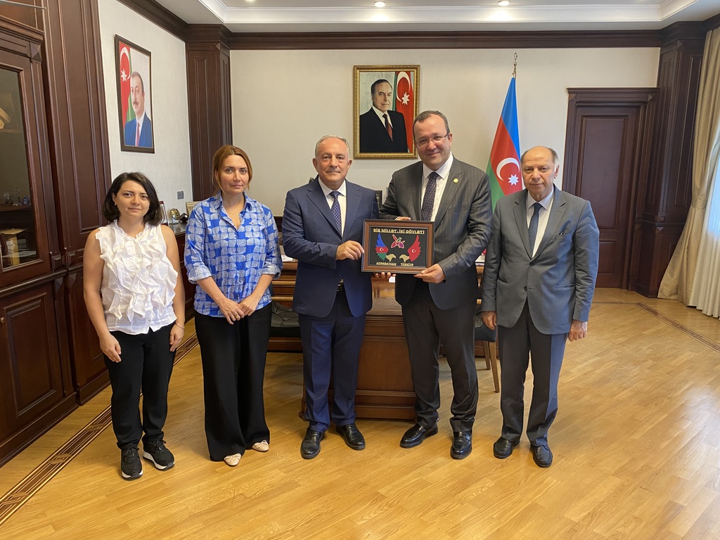Ankara Universitetinin professorları AzTU-da olub