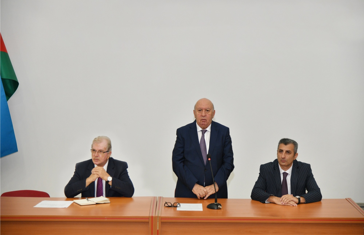 BMU - da yeni tədris ilinə hazırlıqla bağlı müşavirə...