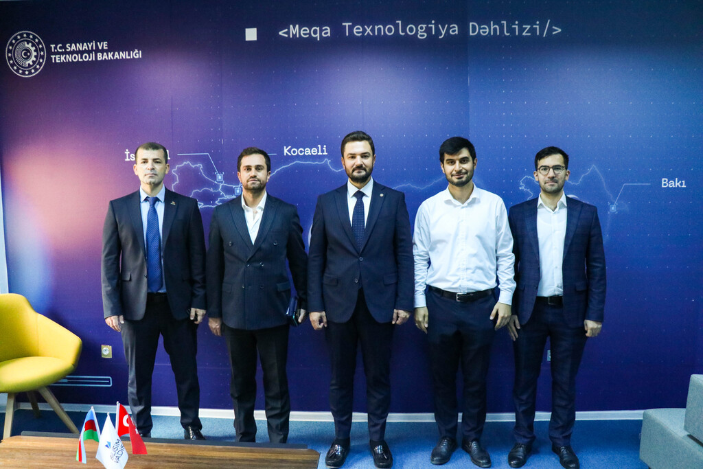 Türkiyə Müdafiə Sənayesi Başqanlığının müşaviri AzTU-da...
