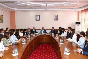 Rektor tələbə təşkilatlarının rəhbərləri ilə görüşüb  