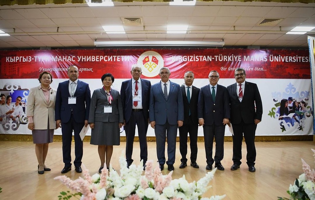 AzTU-nun professoru Qırğızıstanda beynəlxalq konqresdə...
