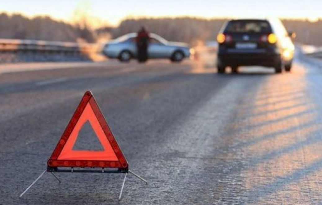 7 yaşlı məktəblini avtomobil vurub