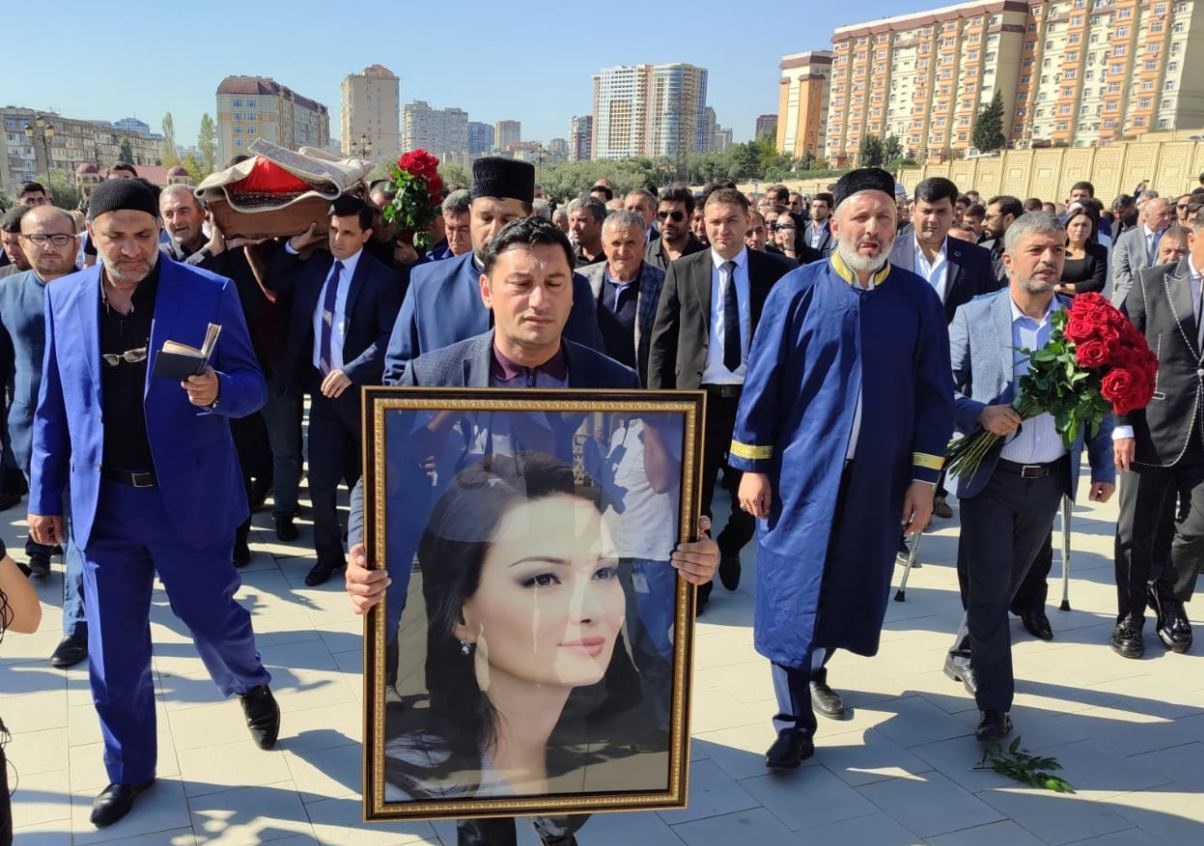 Qənirə Paşayeva ilə vida mərasimi keçirilib - YENİLƏNİB