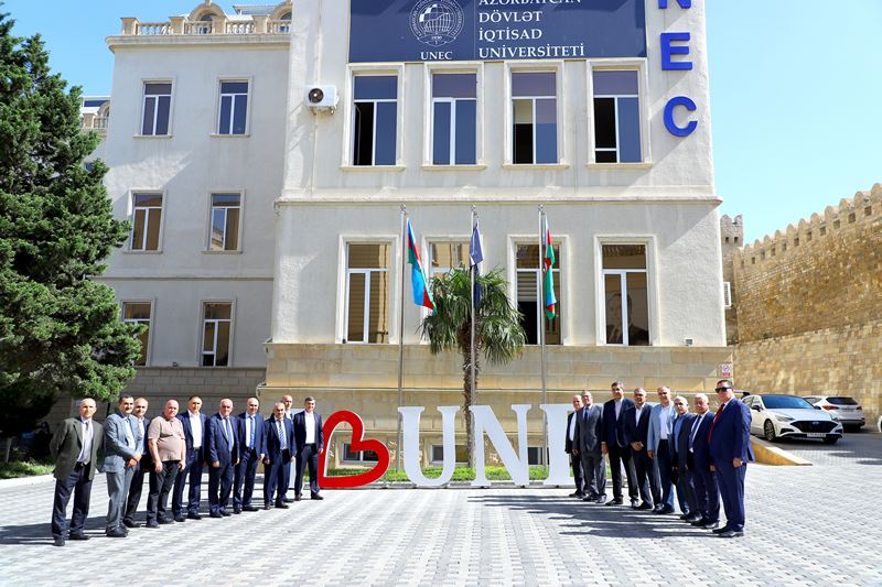 Məzunlar 40 il sonra UNEC-də görüşüblər