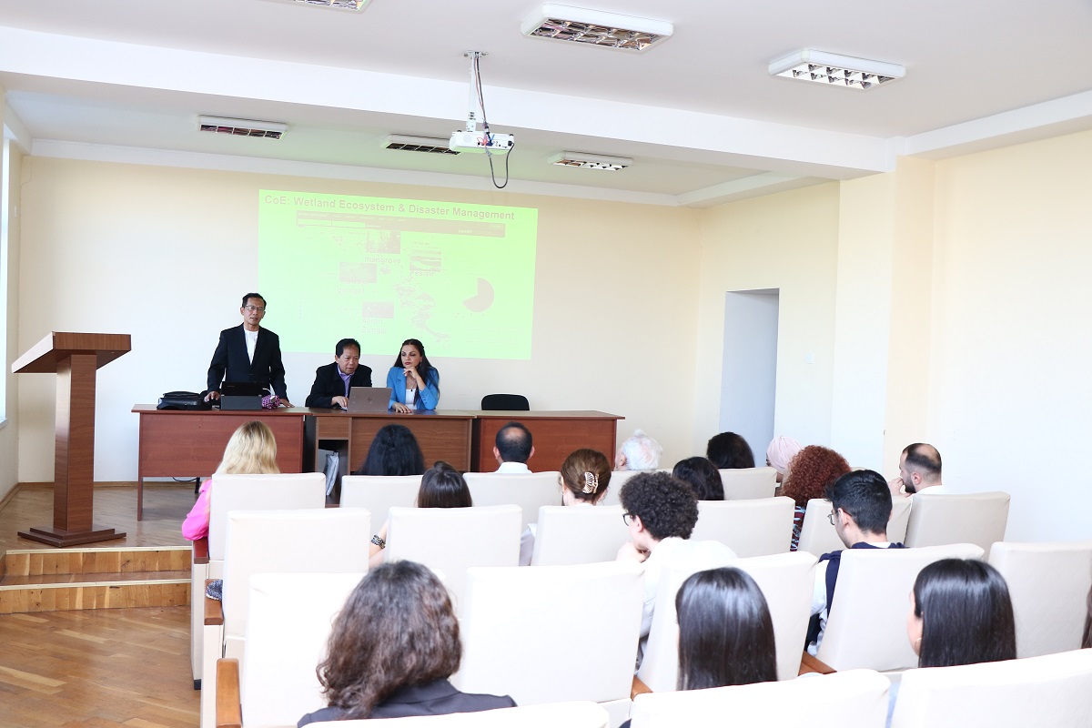 İndoneziyalı professor AzMİU-da mühazirə oxuyub