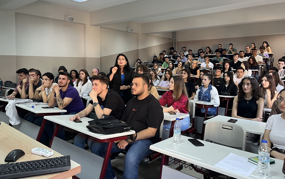 AzMİU-nun müəllimi Ege Universitetində ingilis dilində dərslər keçib