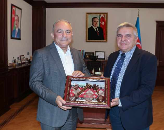 Rumıniya universitetinin professoru AzTU-nun qonağı olub  