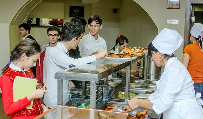 Universitet bufetlərində vəziyyət: “Tələbələrin həyatı təhlükədədir”