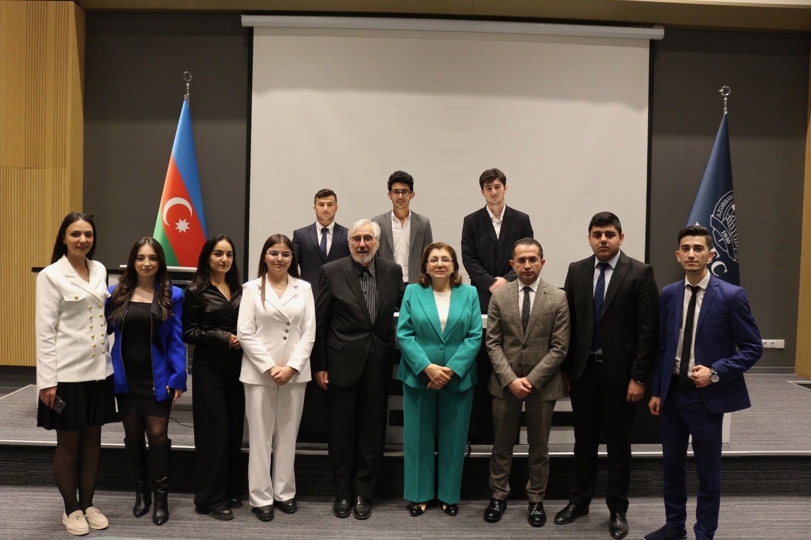 UNEC-də “Qisas almadan ölmə” bədii filminin nümayişi olub