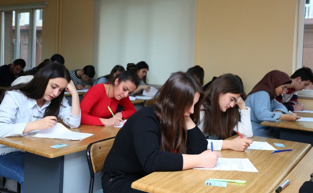 Prezidentin köməkçisi tələbələrin səs verməsilə bağlı göstəriş verdi