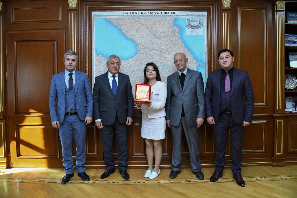 Tələbə “Azərbaycan Qan Donorluğunun İnkişafı Mərkəzi” İdarə Heyətinin Fəxri üzvü seçilib