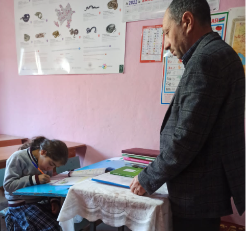 1 şagirdi olan məktəbin rəhbəri: “Müəllim üçün şagird sayının fərqi olmamalıdır”