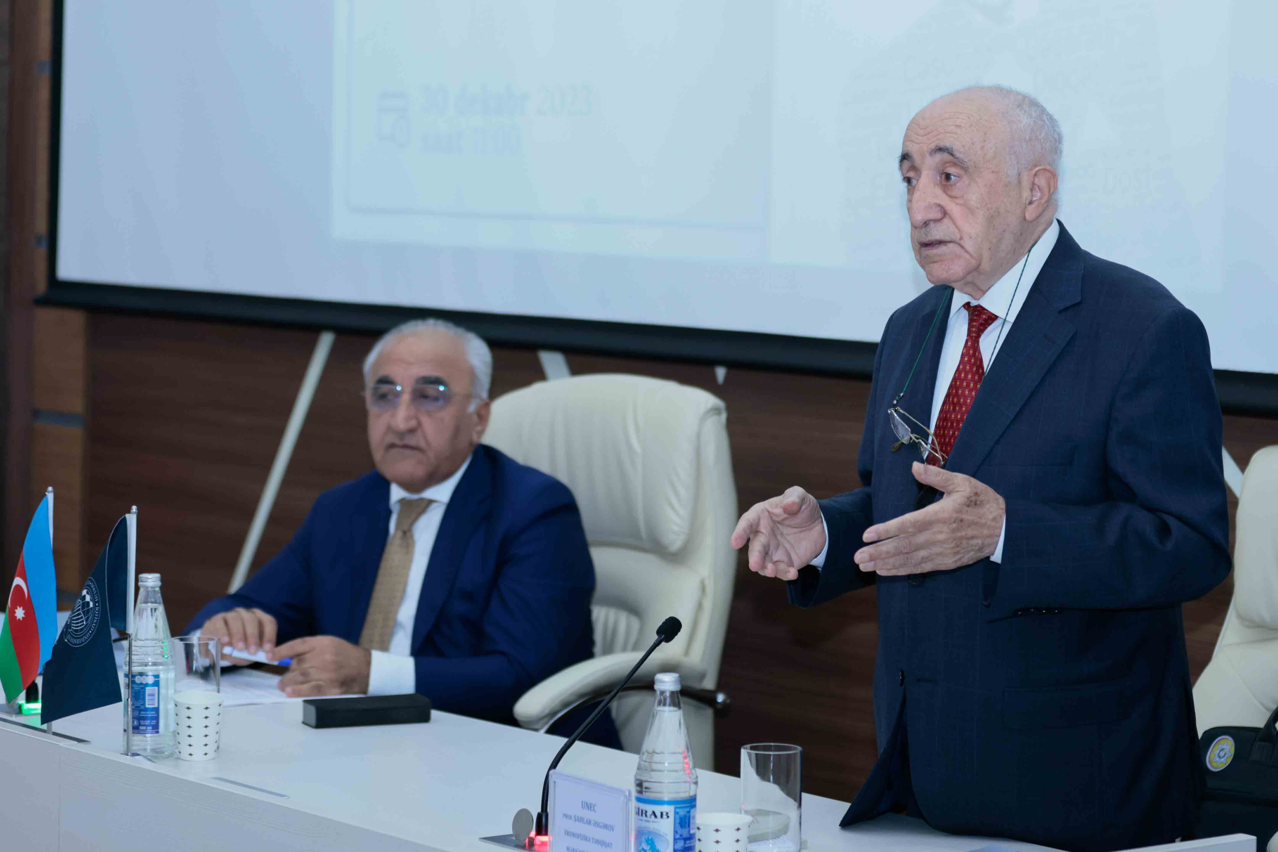 UNEC-də Şahlar Əsgərovun kitabının təqdimatı oldu - FOTO