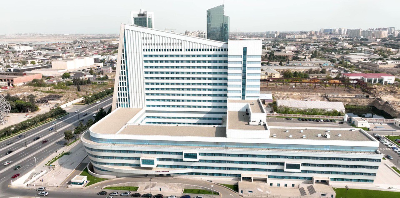 Yanğından təxliyə olunan 16 körpə Yeni Klinikaya yerləşdirilib