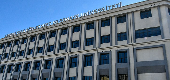 ADNSU-da imtahan sessiyası davam edir