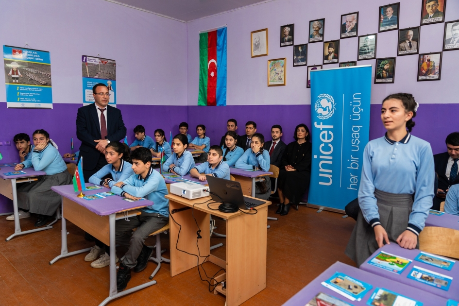 UNICEF Kəlbəcər məktəbində olub