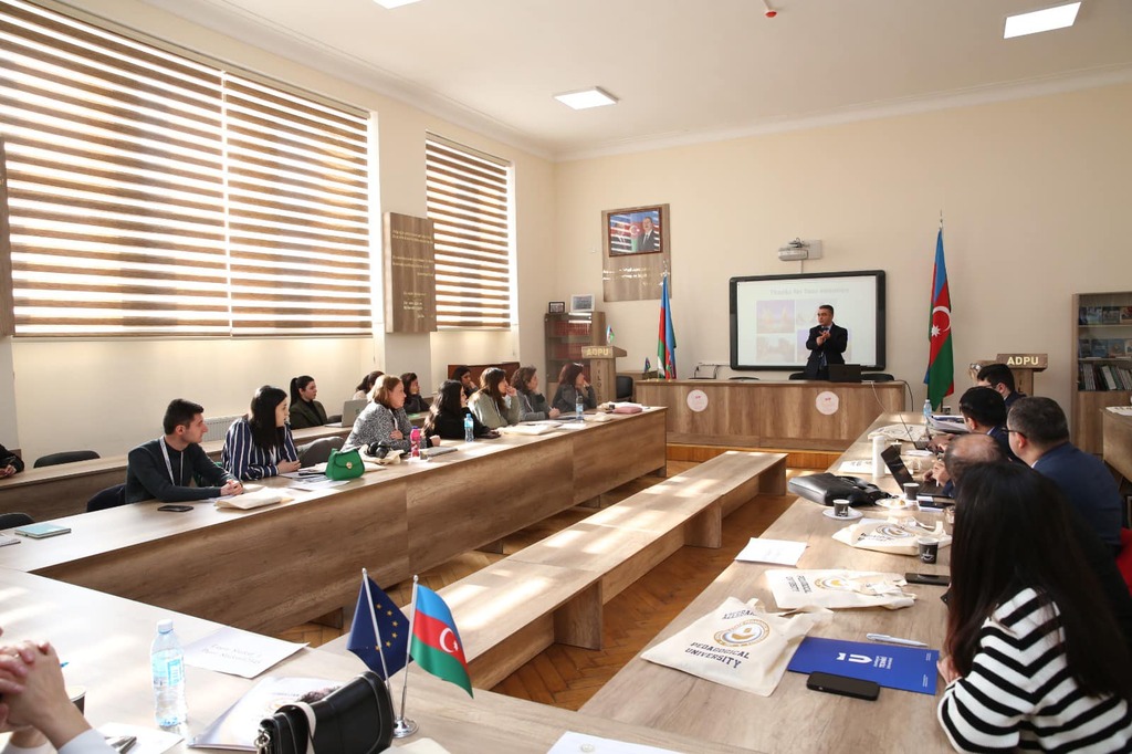 AzTU-da növbəti menecment görüşü keçirilib