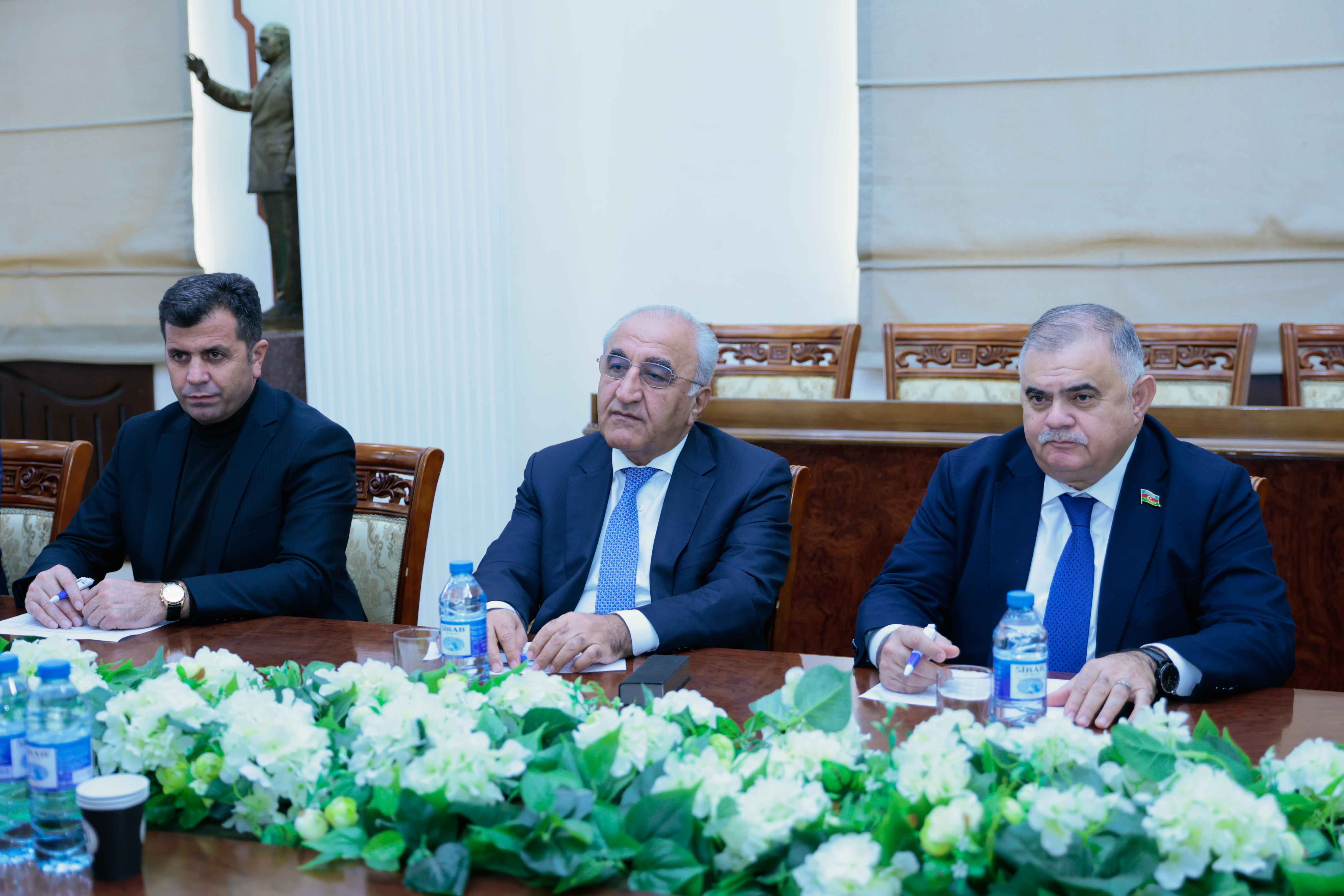 UNEC-də imtahanda intizam qaydalarının pozulması halları kəskin azalıb - FOTO