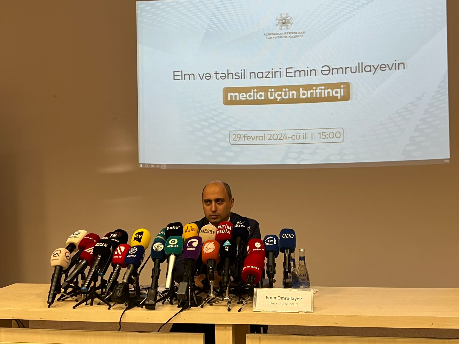 Nazir: Məktəblərdə baş verən neqativ hallar araşdırılır