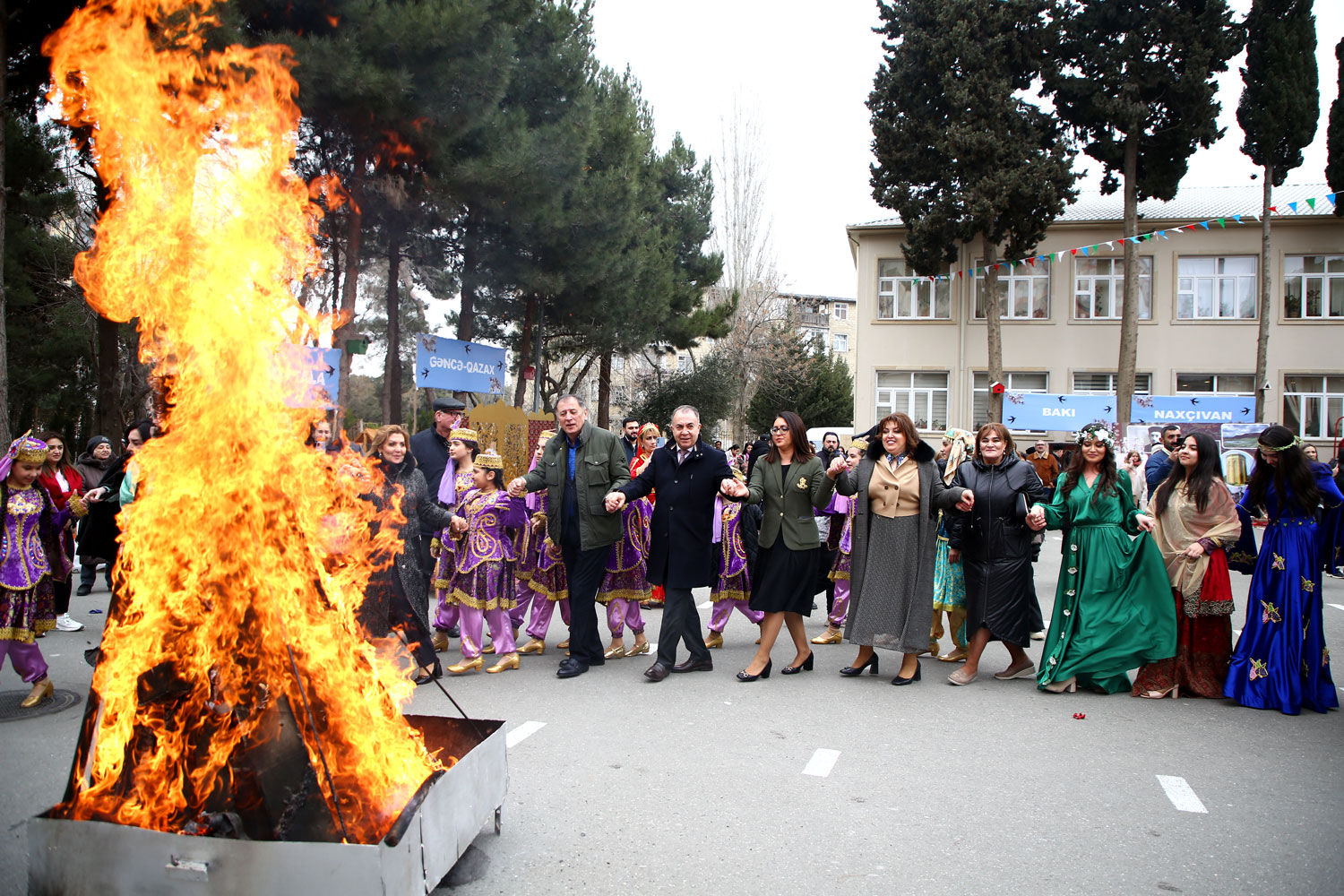 Məktəblilərdən möhtəşəm Novruz festivalı - FOTOLAR