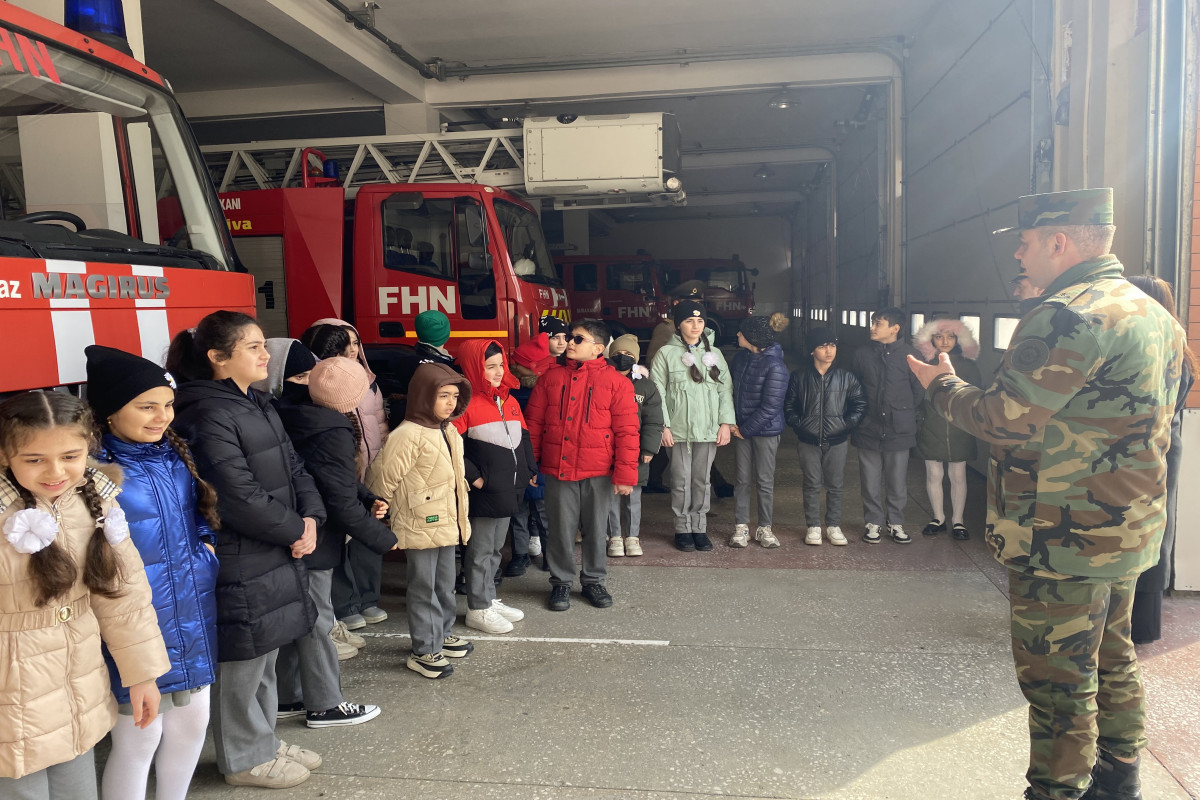 FHN məktəblilər üçün “açıq qapı” günü keçirib 