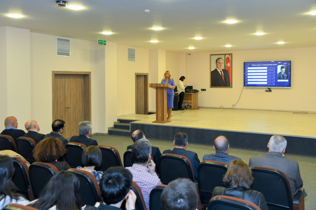 BMU-da elmi seminar təşkil olunub