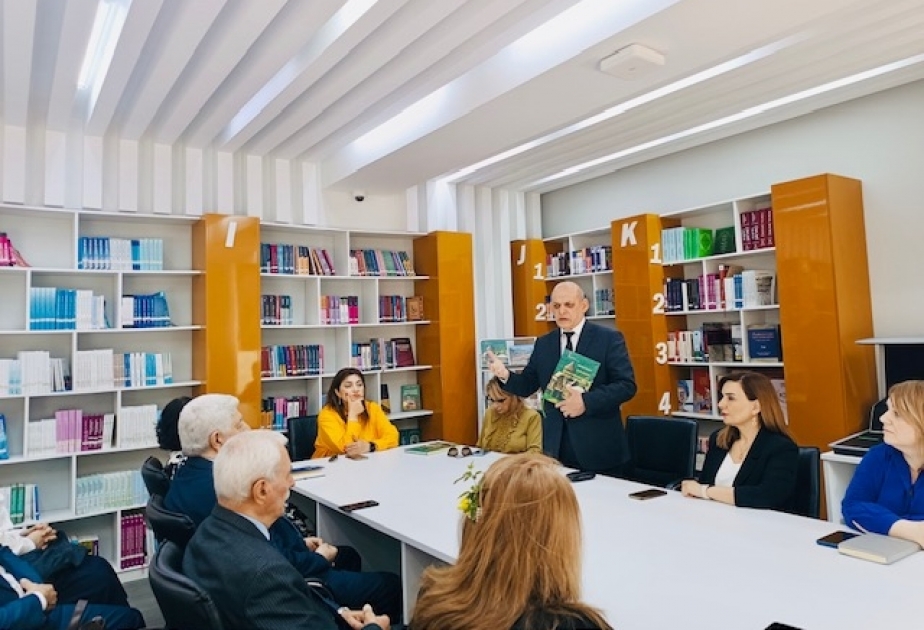 UNEC-də kitab müzakirələri olub