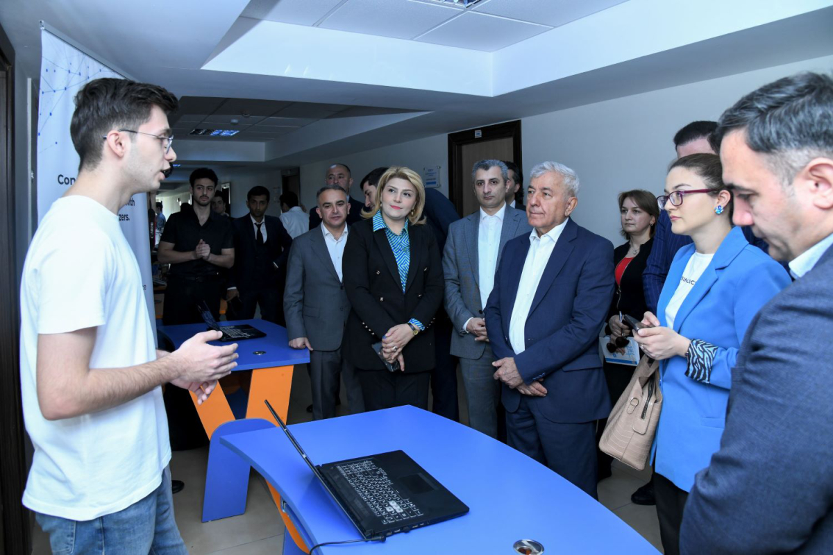 BMU tələbələrinin yeni startapları nümayiş olunub