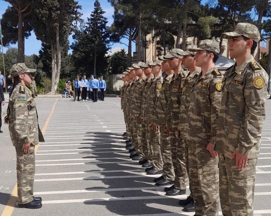 Silah videosu ilə məşhurlaşan Ayan: “Ən böyük arzum hərbçi olmaqdır”