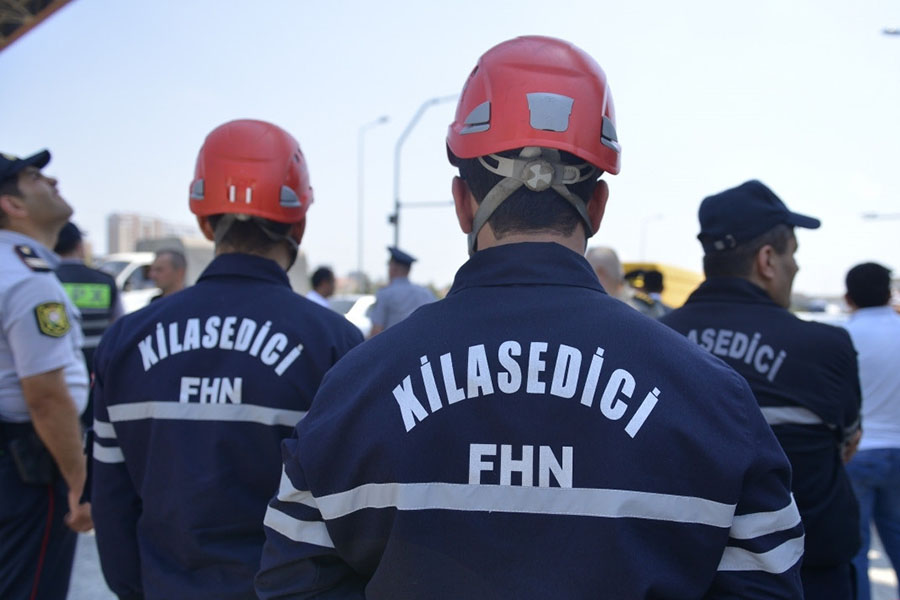 Bakıda evdə köməksiz vəziyyətdə qalan azyaşlı xilas edilib  