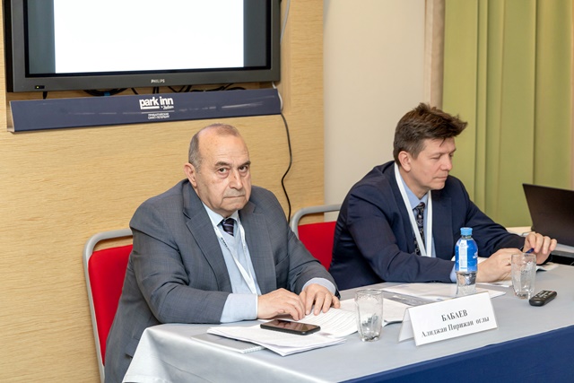 UNEC professorları beynəlxalq konqresdə çıxış ediblər