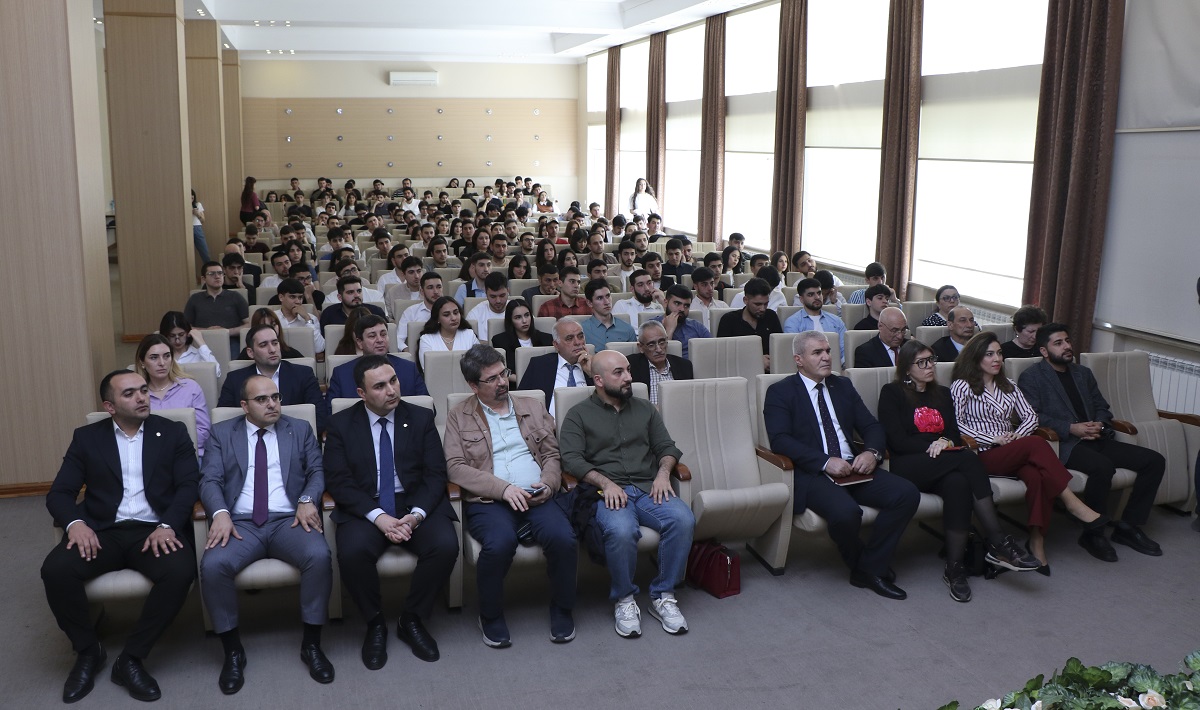 AZMİU tələbələri “Code for Future” layihəsini  tamamlayıb