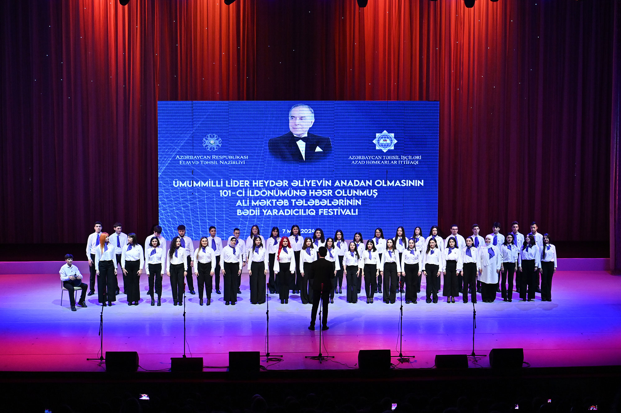 Tələbələr arasında keçirilən bədii yaradıcılıq müsabiqə-festivalının yekun konserti