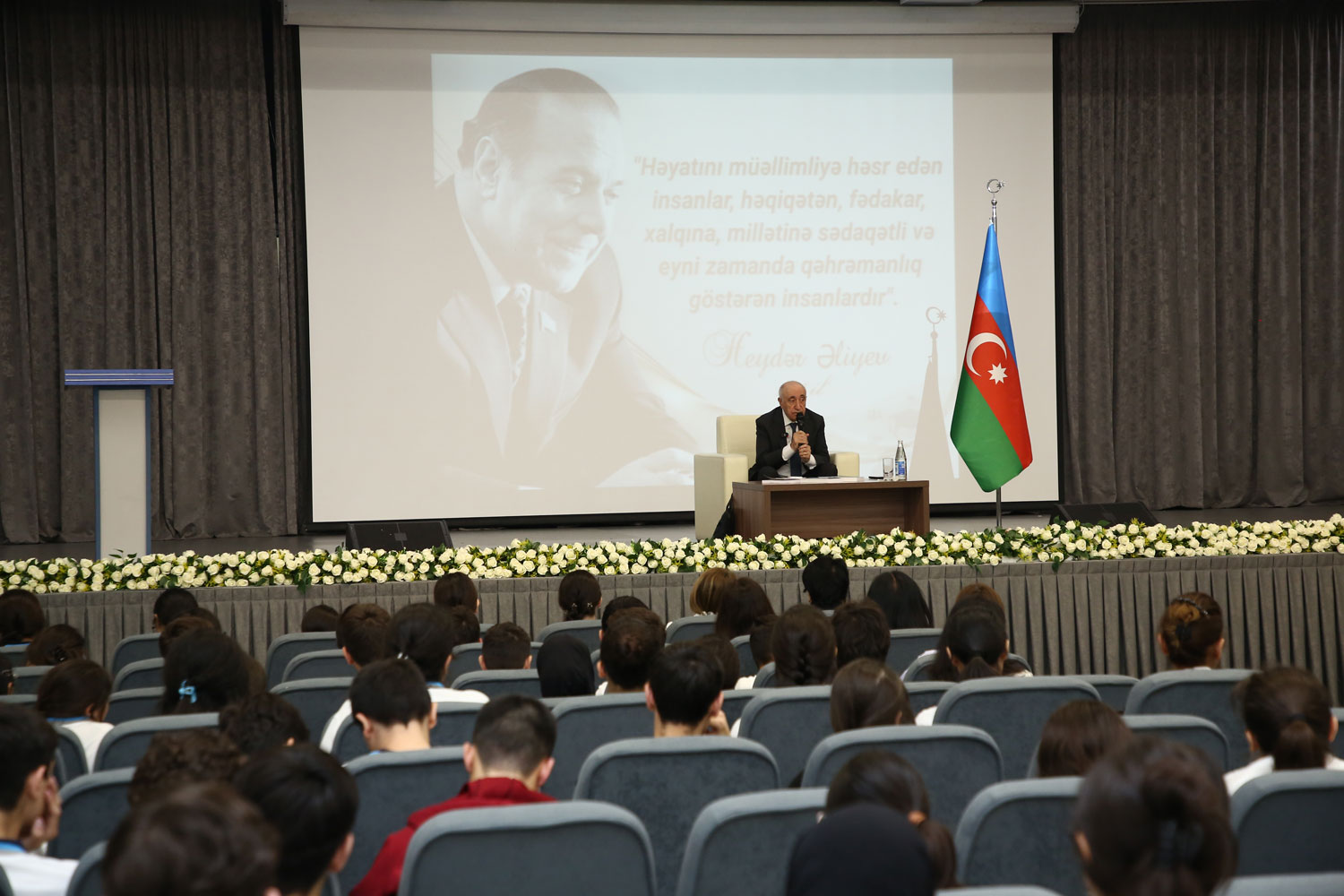 Tanınmış professor təhsildə uğur qazanmağın yollarından danışıb