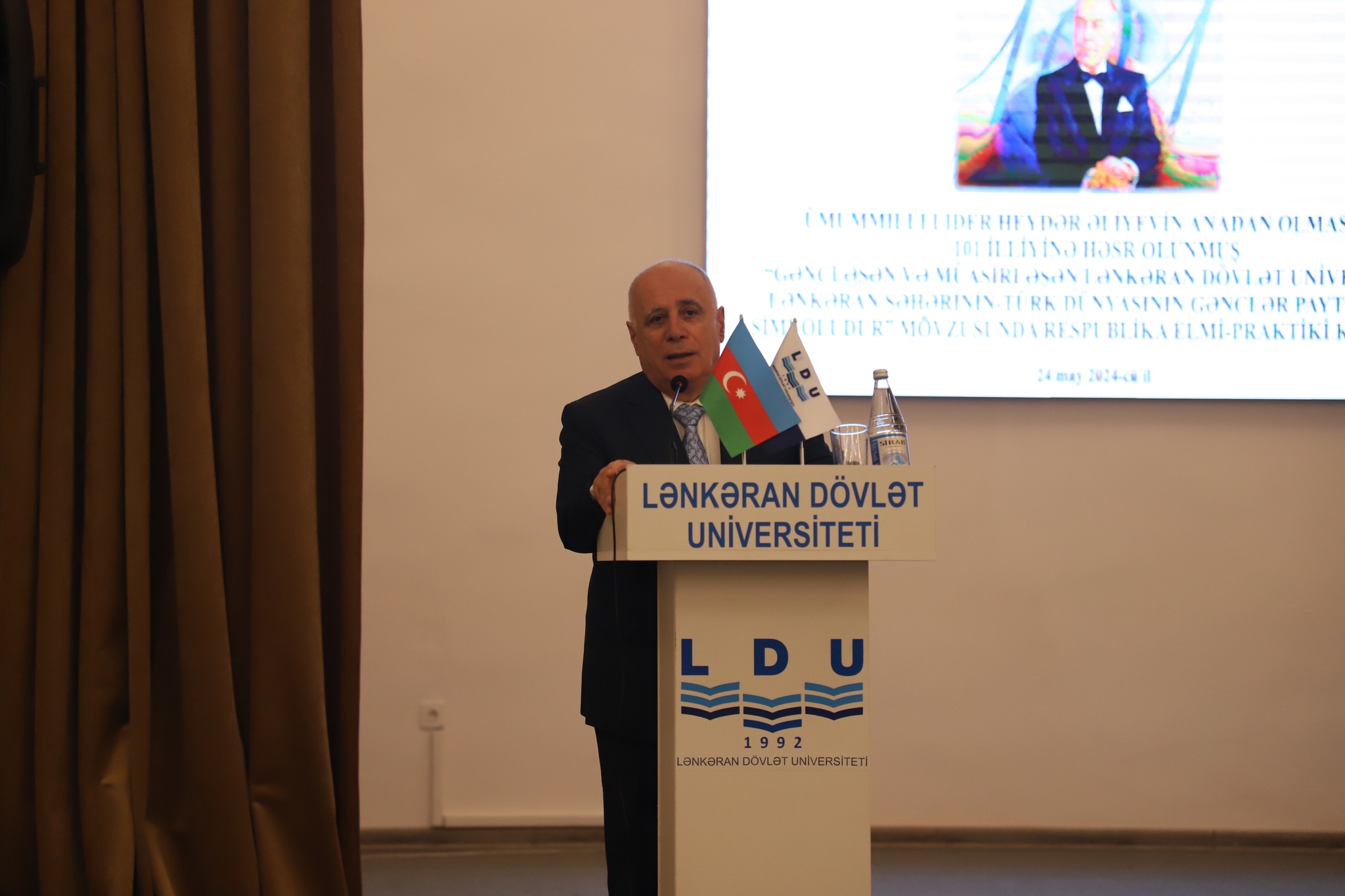 LDU-da Respublika elmi-praktiki konfrans 