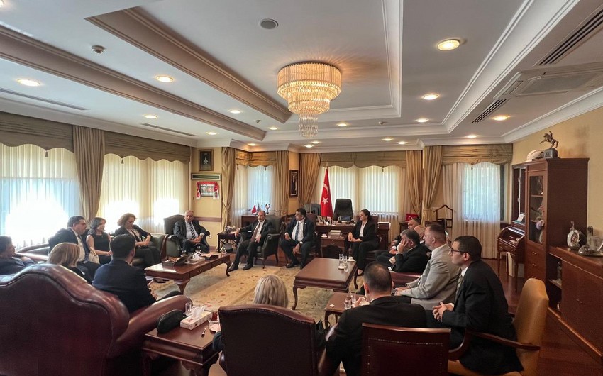 Şimali Kiprin təhsil naziri Bakıda