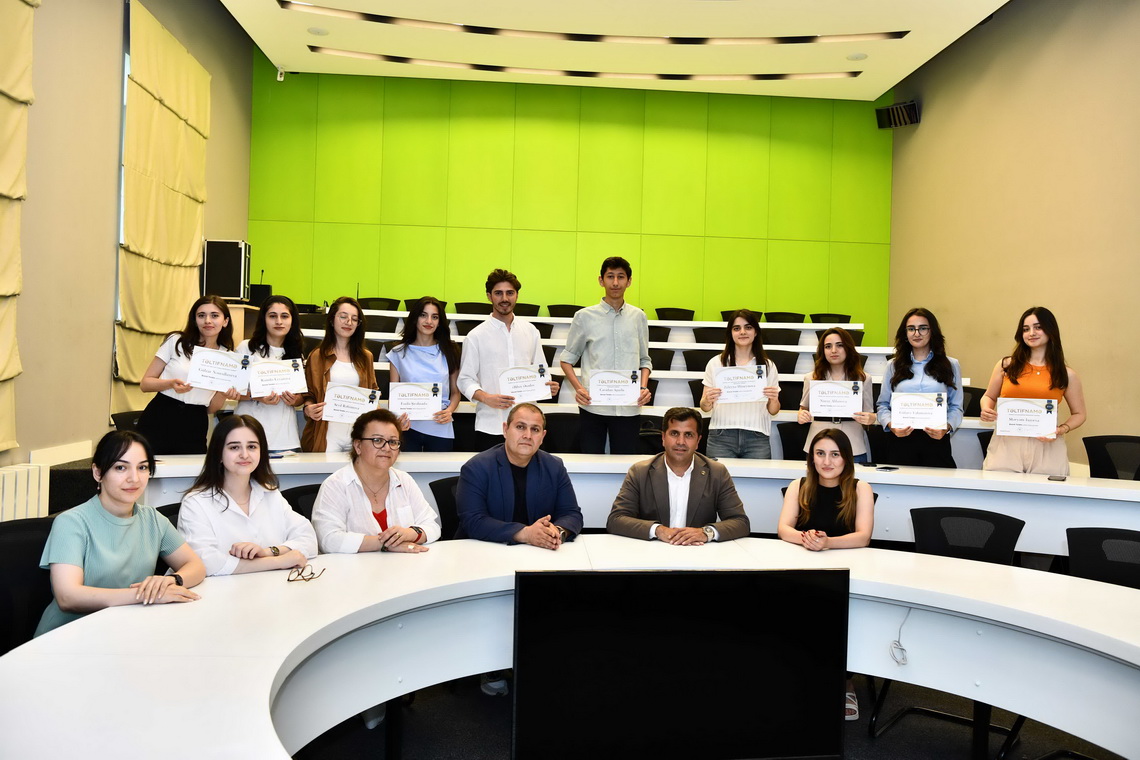 ADNSU-nun “Brend Tələbə”ləri mükafatlandırıldı – FOTO 