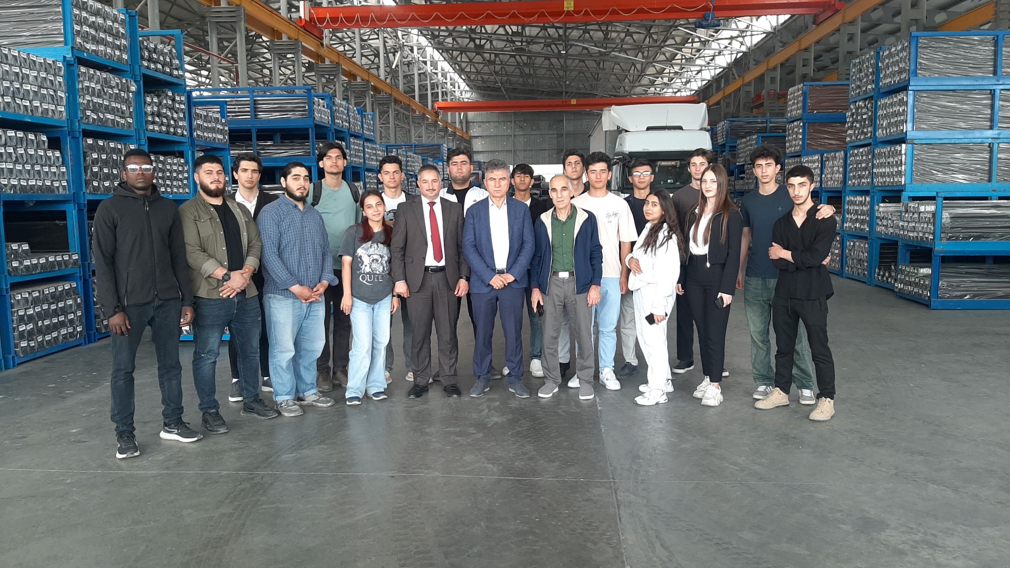 BMU-nun tələbələri istehsal prosesi ilə tanış olublar