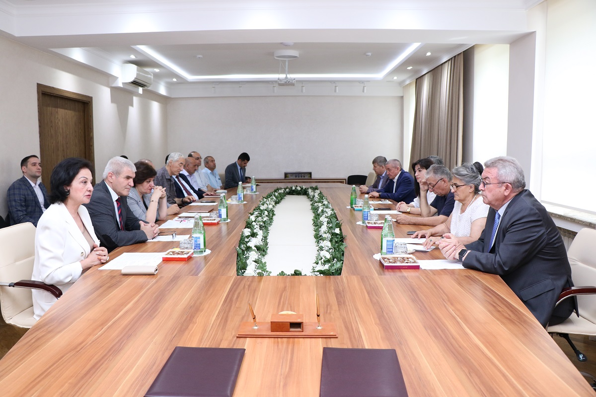 AzMİU tədqiqatyönümlü universitetə çevrilir