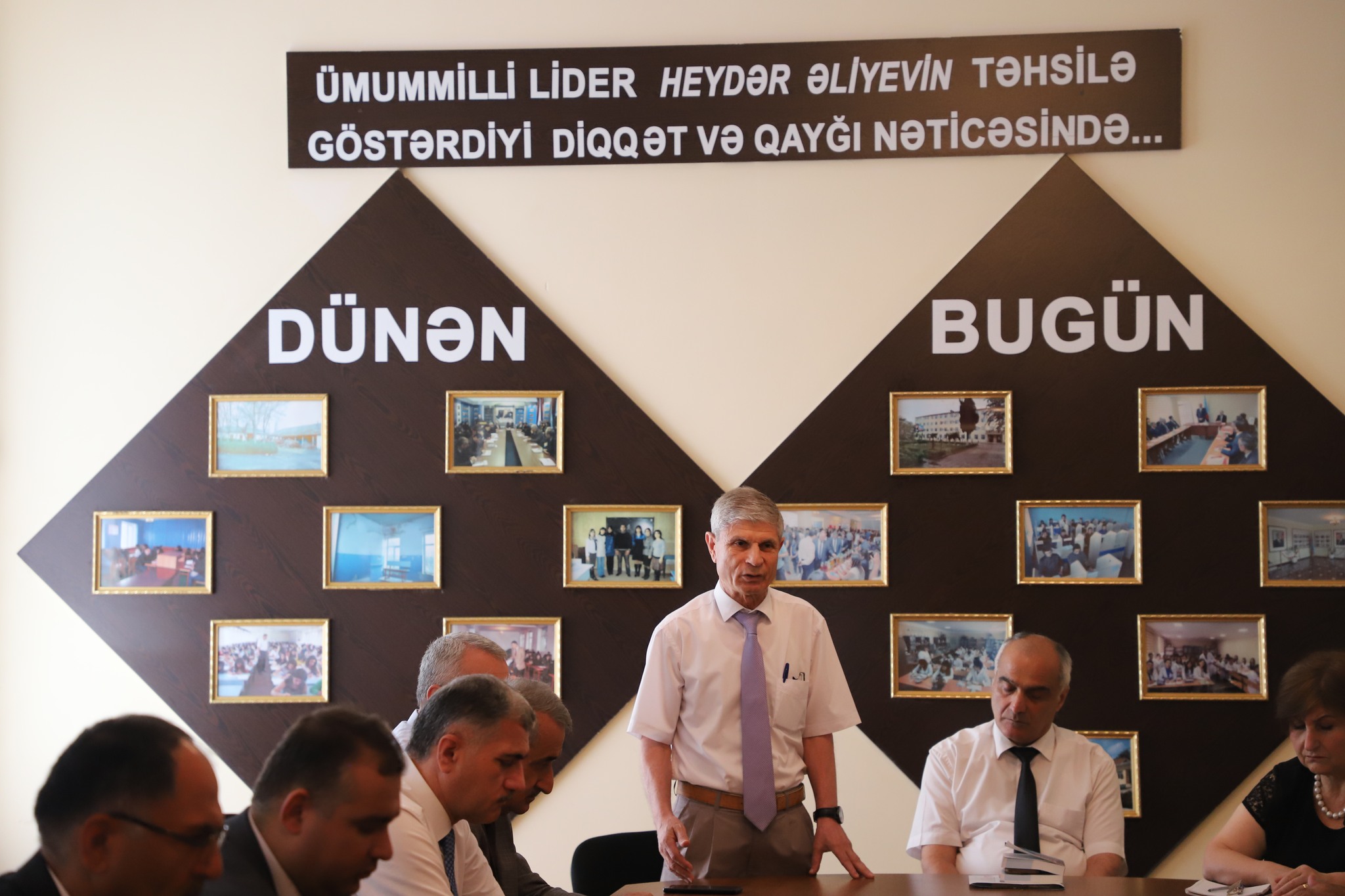LDU-da Milli Qurtuluş Gününə həsr olunmuş Dəyirmi masa...