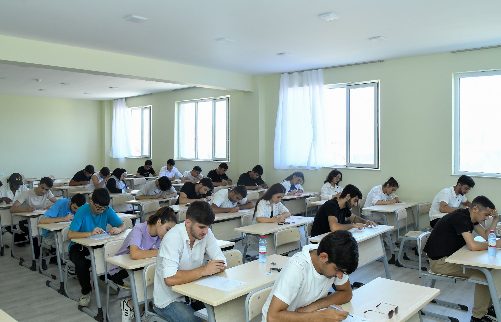 BMU-da imtahan sessiyası davam edir