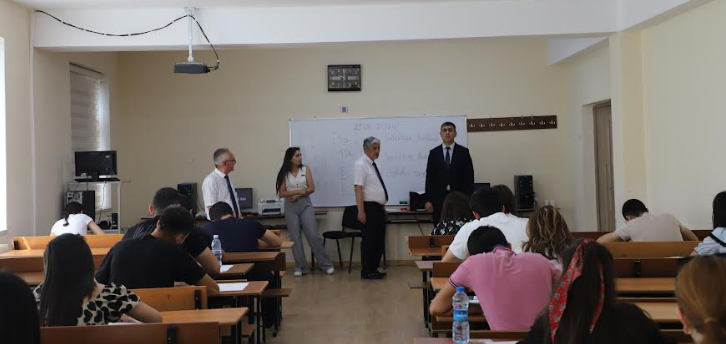 İctimai şura üzvləri LDU-da imtahanların gedişini izləyib