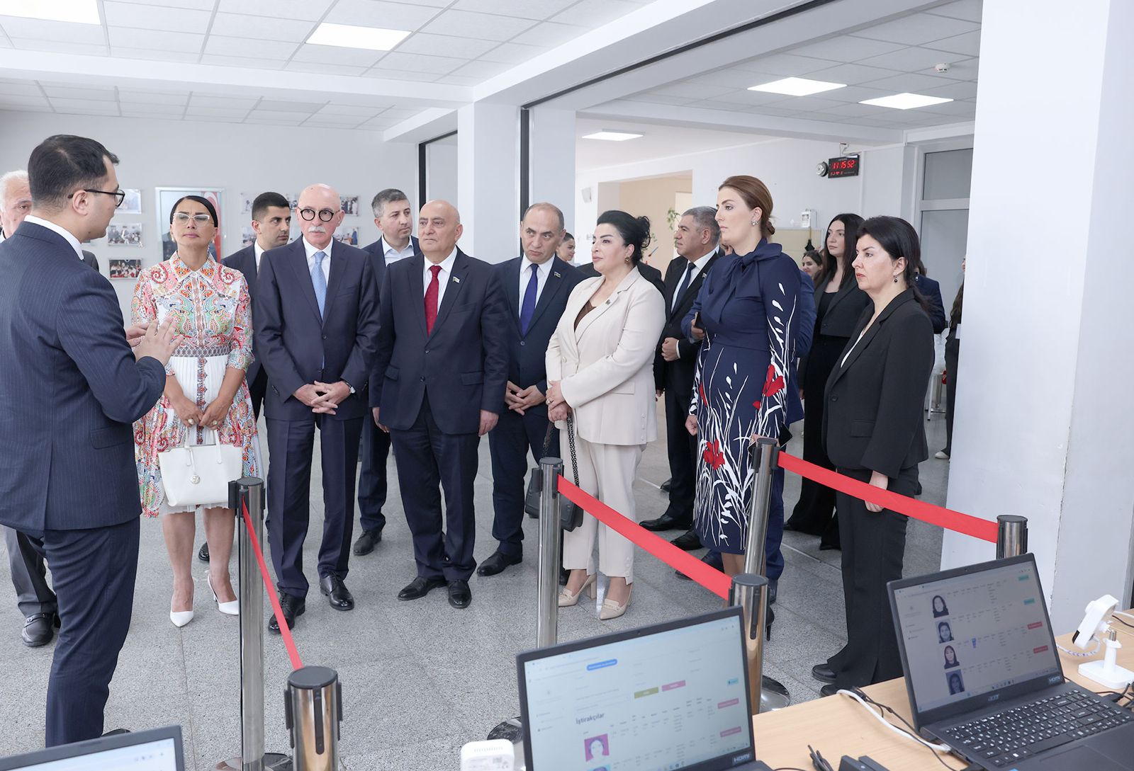 Millət vəkilləri sertifikatlaşdırma imtahanını izləyiblər