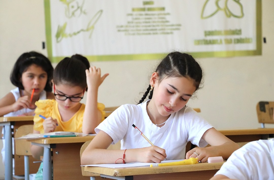 Lisey və gimnaziyaların 5-6-cı siniflərinə qəbul imtahanları keçirilib