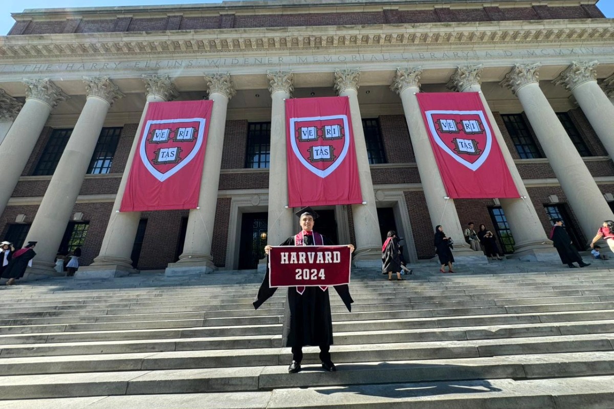 Azərbaycanlı gənc “Harvard”ı fərqlənmə ilə bitirdi