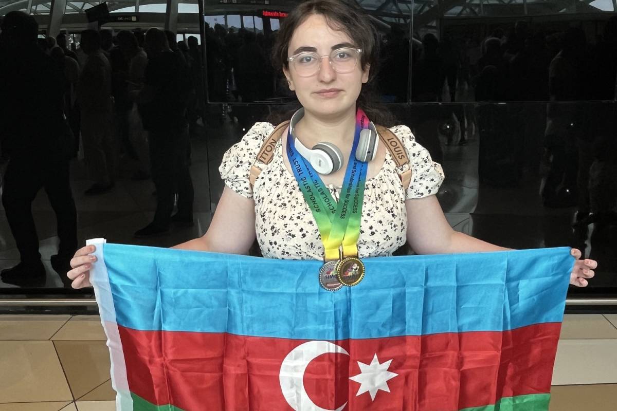 Şagirdimiz beynəlxalq olimpiadada qızıl və gümüş medal QAZANDI    