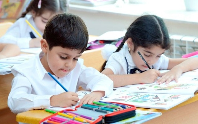 Məktəblərdə payız tətilinin vaxtı dəyişib