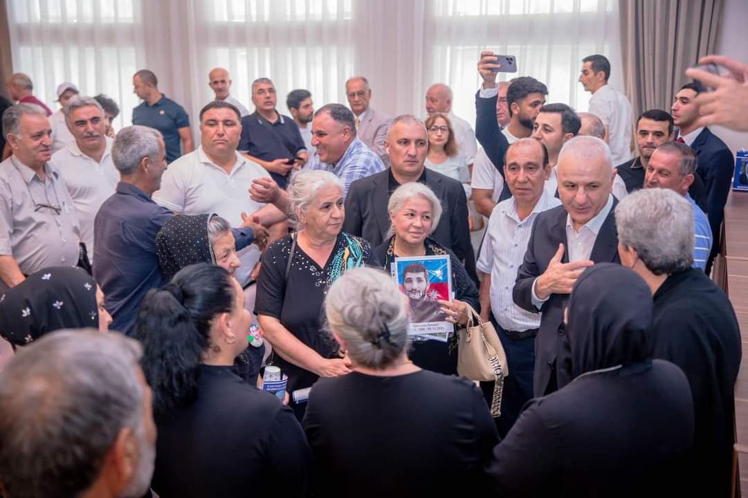 Ülvi Quliyev seçkiqabağı təşviqata şəhid ailələri və qazilərlə görüşərək başladı